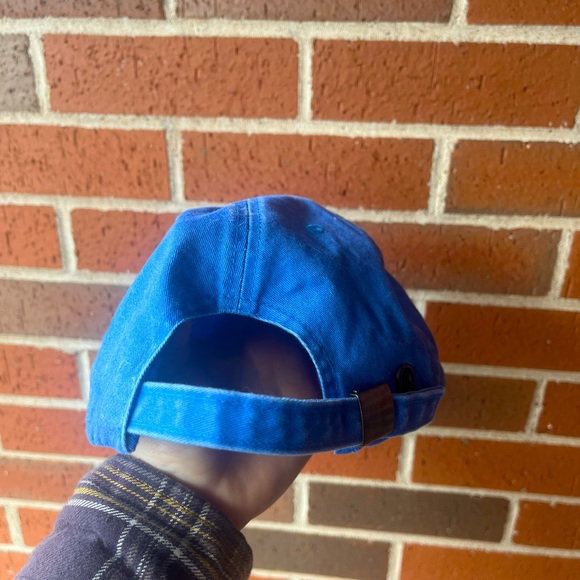 Strapback hat - Picture 2 of 2